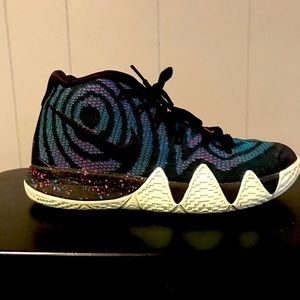 Kyrie 4 80s